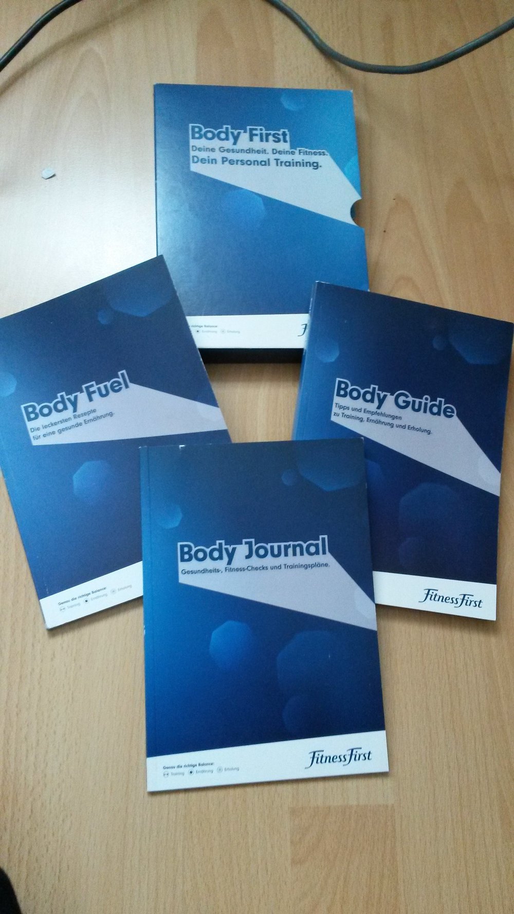 3 Fitness First Bücher (Rezepte, Trainingspläne,...)