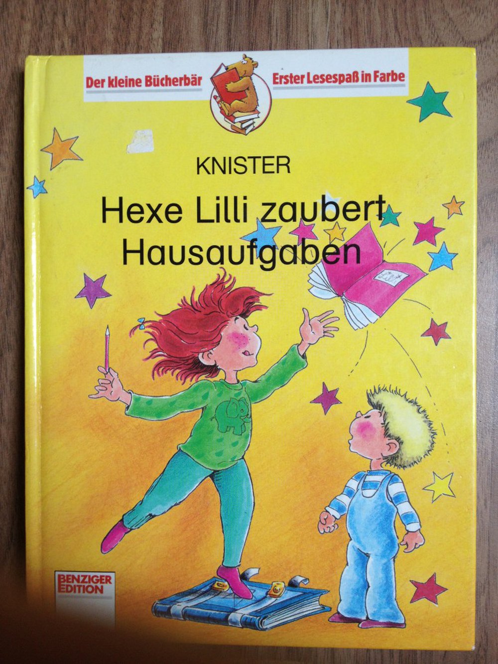 Hexe Lilli zaubert Hausaufgaben