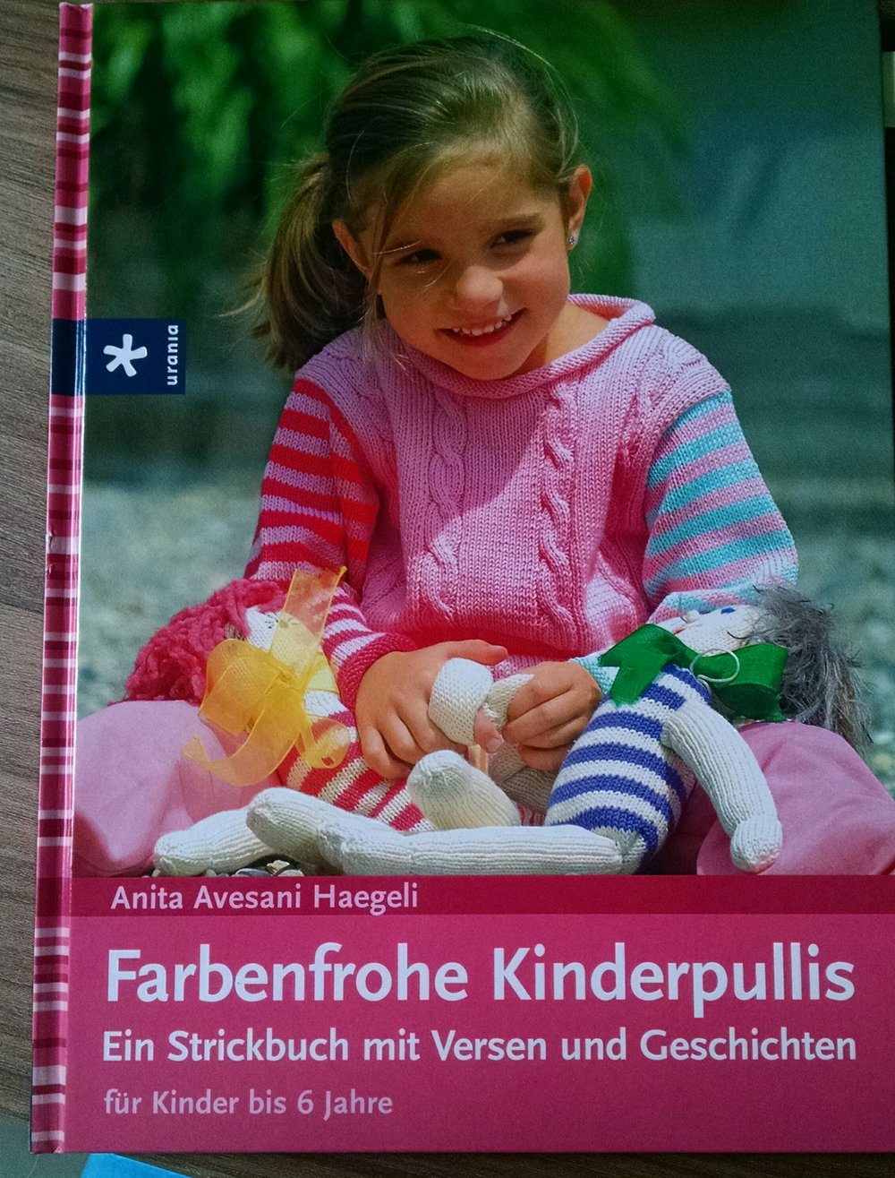 Farbenfrohe Kinderpullis