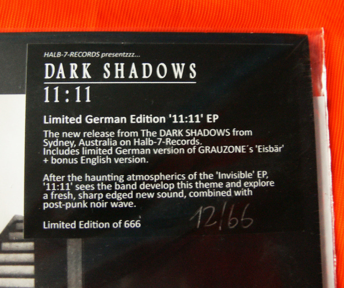 Dark Shadows 11:11 limited Edition inkl. Button und Karte