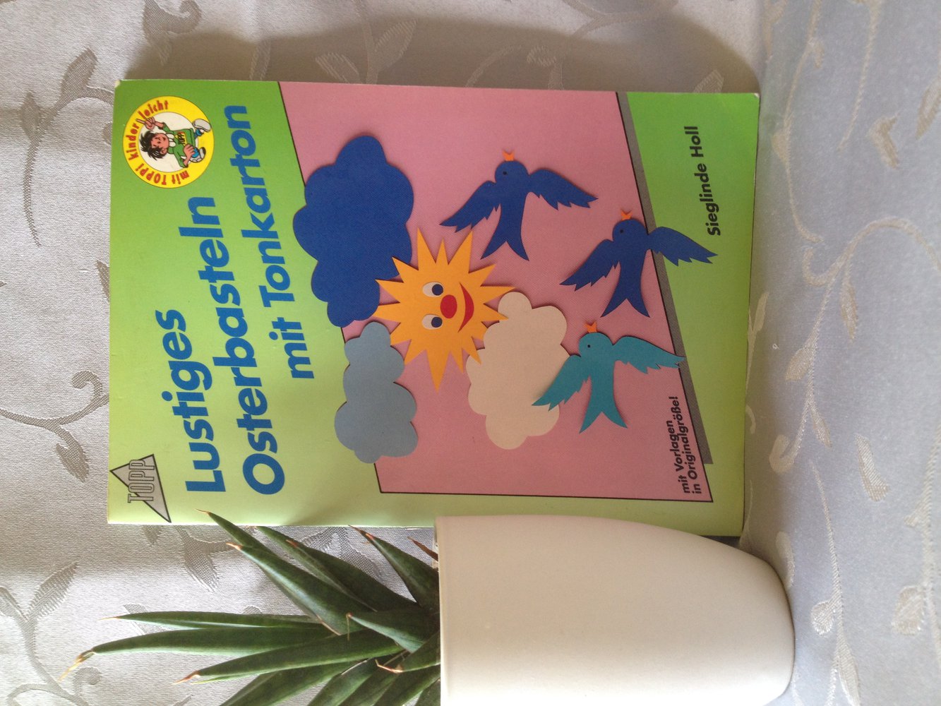 Lustiges Osterbasteln mit Tonkarton