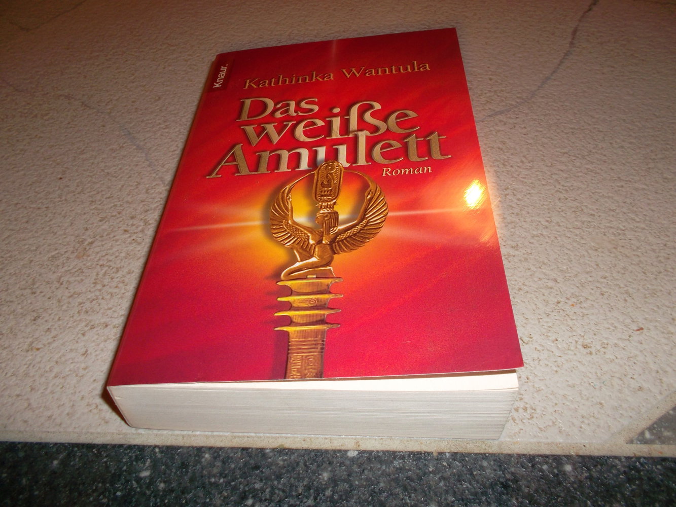 buch,kathinka wantula,das weisse amulett