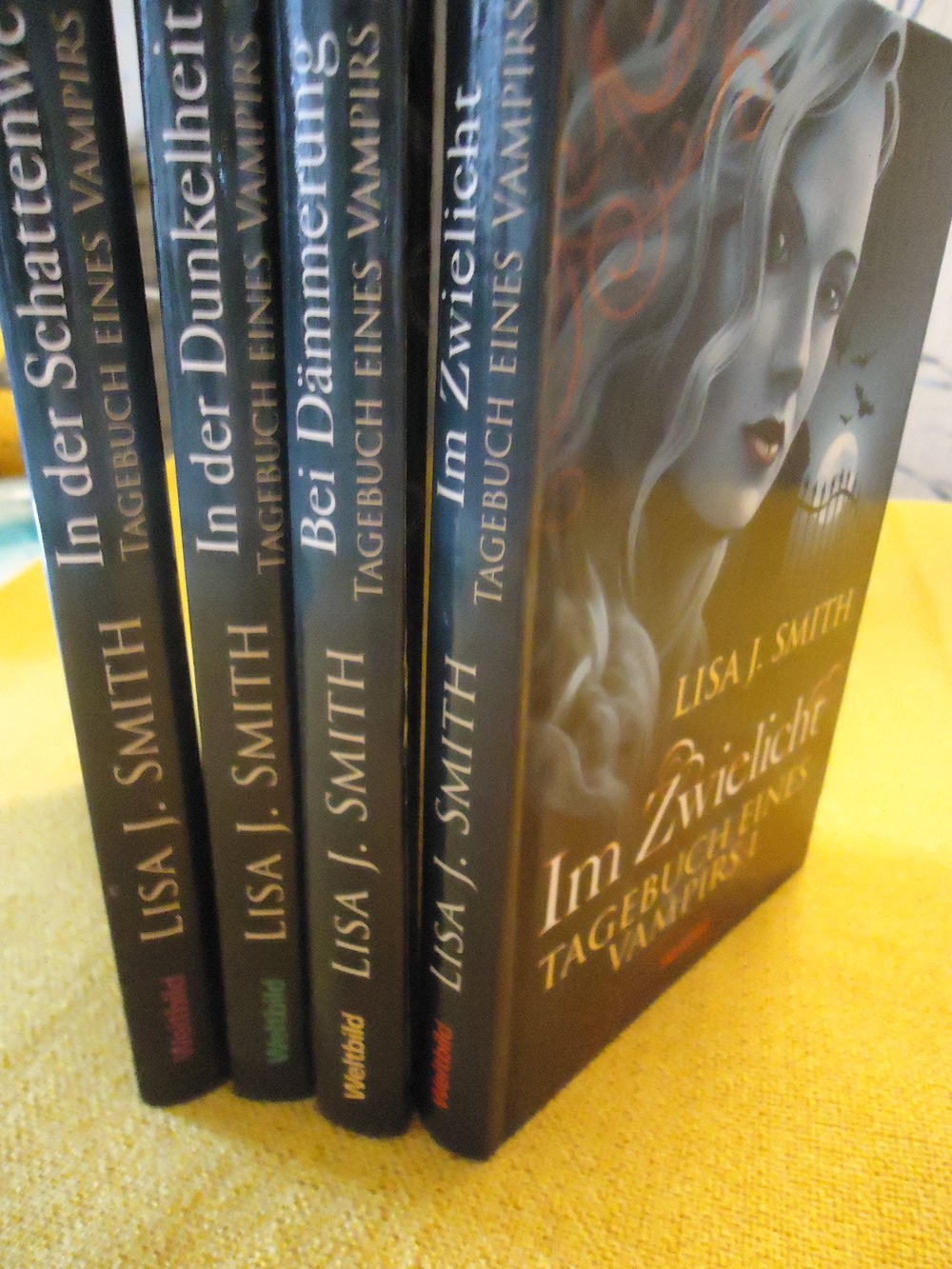 Im Zwielicht / Tagebuch eines Vampirs, Band 1,2,3,4 Kleiderkorb.de Im Zwielicht / Tagebuch eines Vampirs, Band 1,2,3,4 Kleiderkorb.de