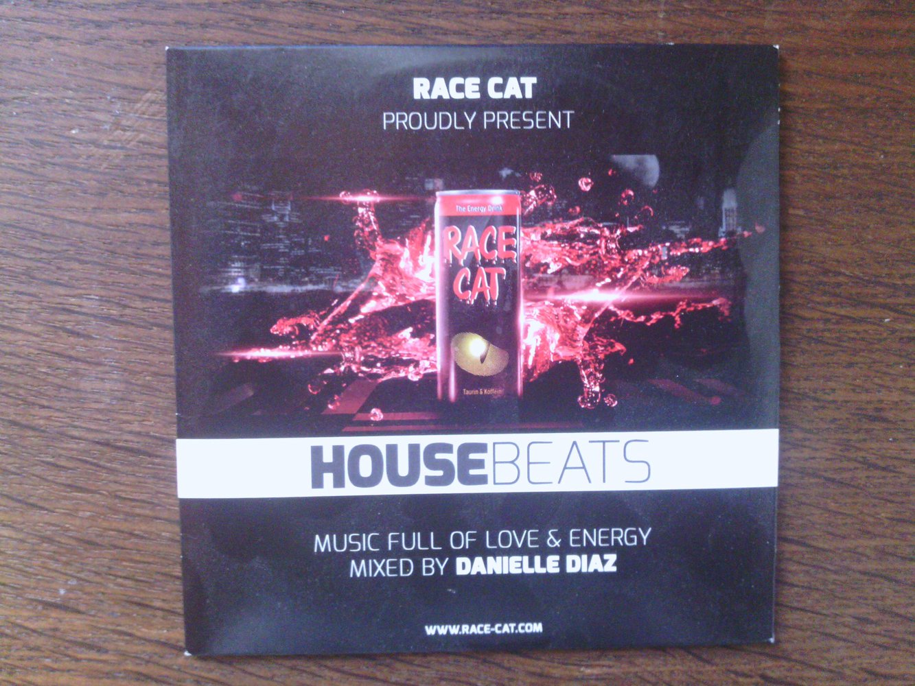 House Beats Race Cat, gegen Porto zu verschenken