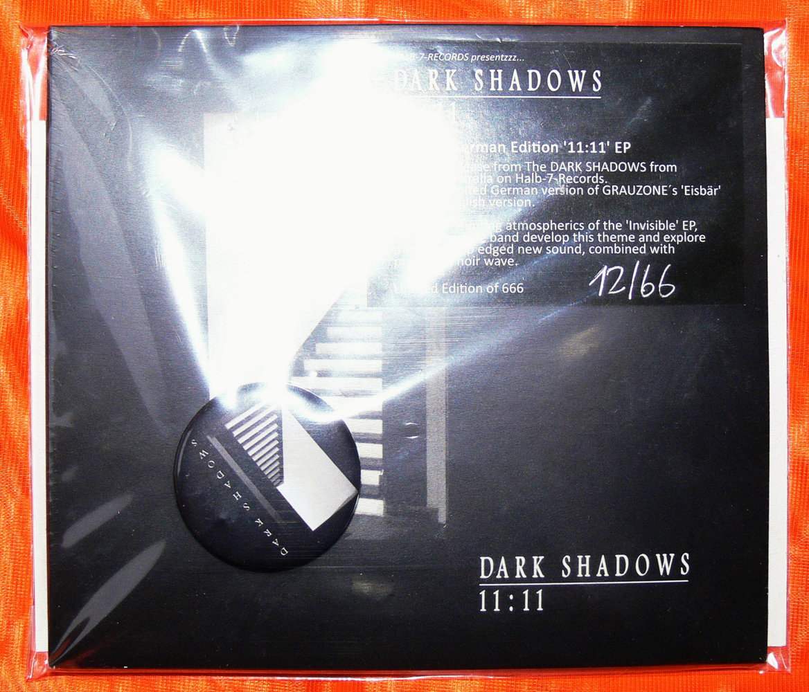 Dark Shadows 11:11 limited Edition inkl. Button und Karte