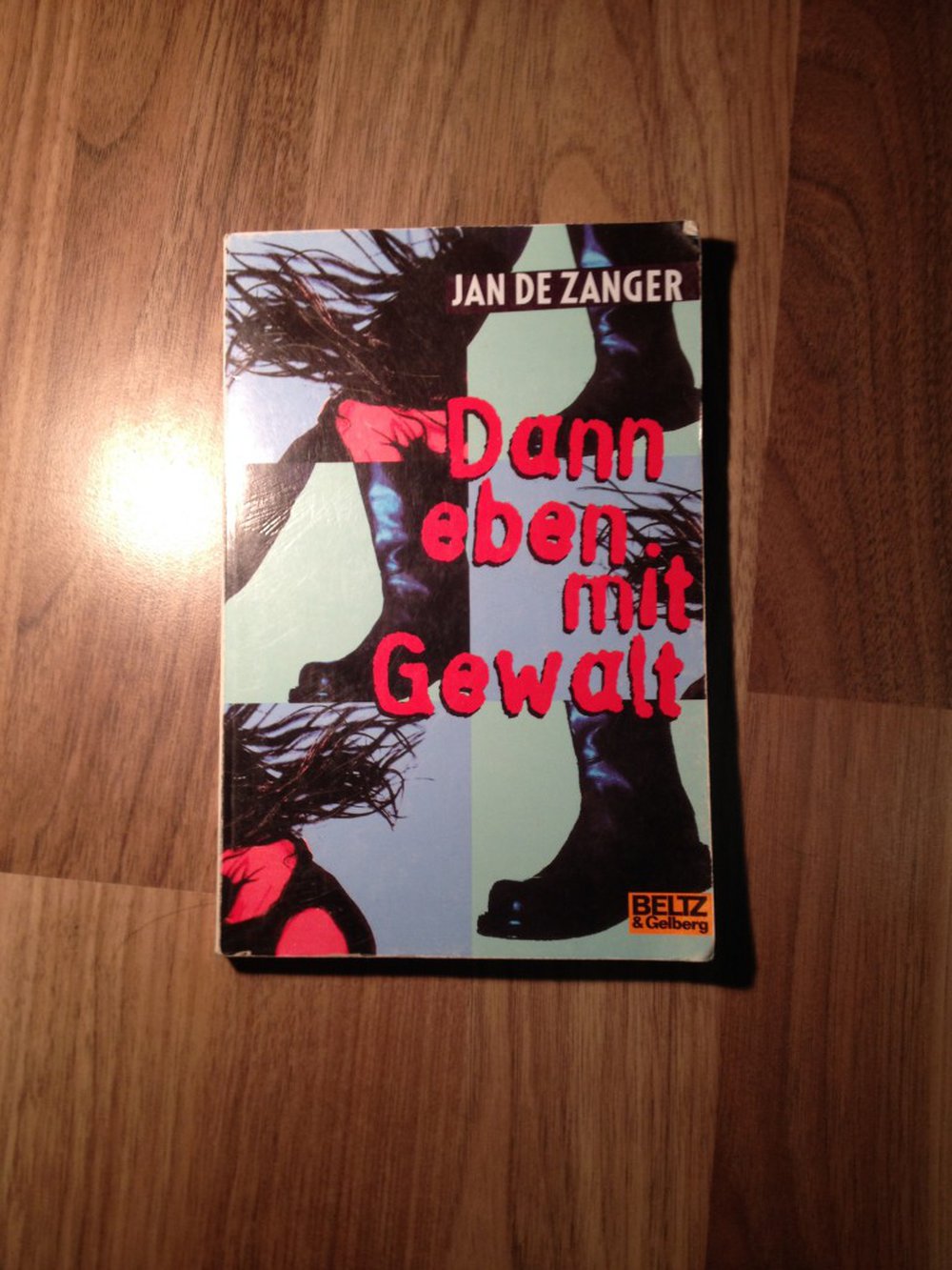 Dann eben mit Gewalt