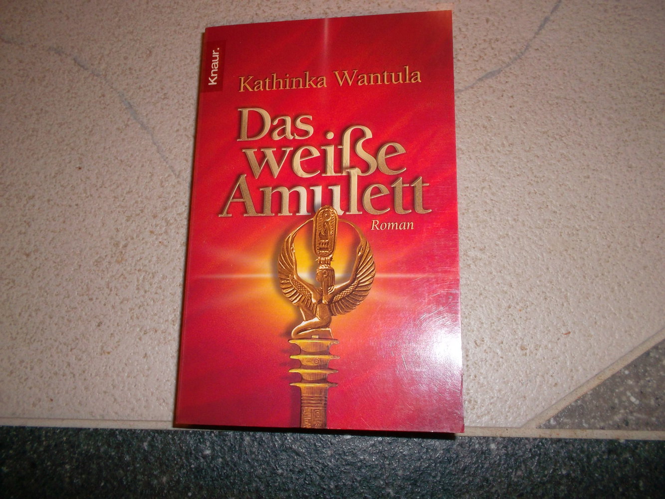 buch,kathinka wantula,das weisse amulett
