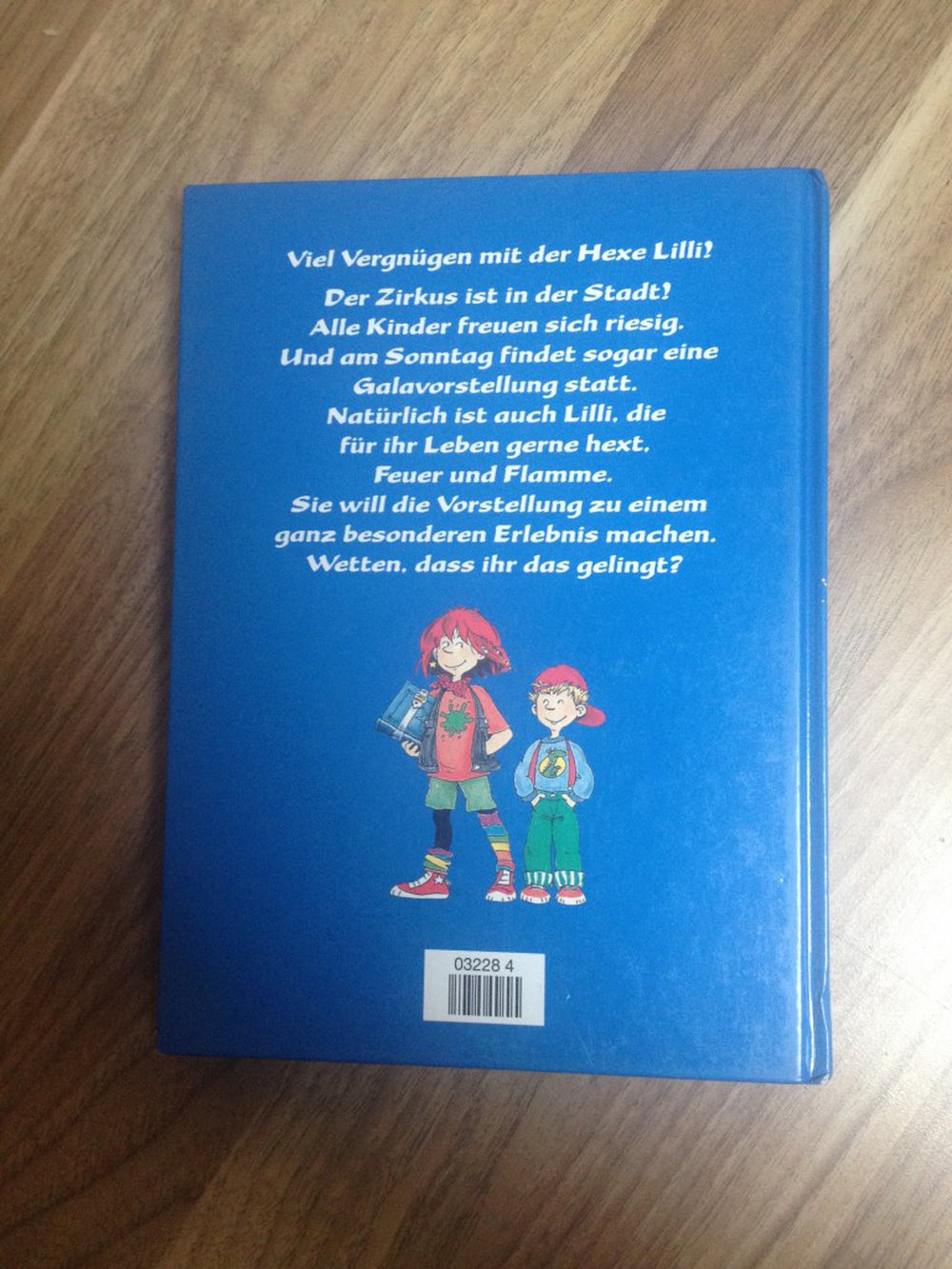 Hexe Lilli und der Zirkuszauber (Mit zwei echten Zaubertricks)