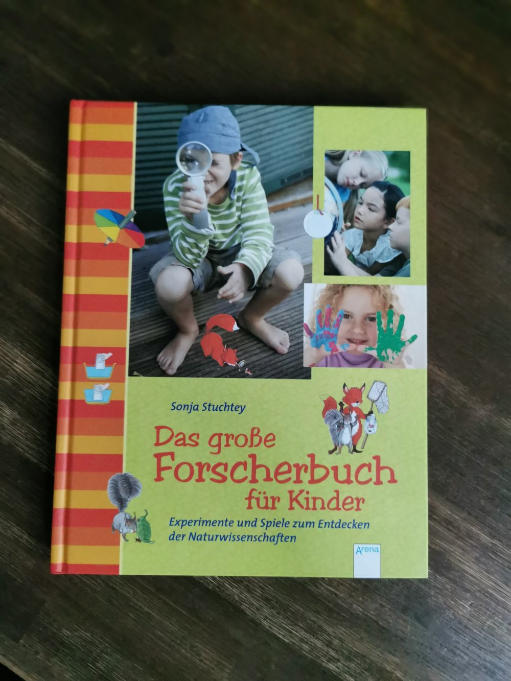 Großes Forscherbuch mit Experimenten, Spielen und Geschichten 