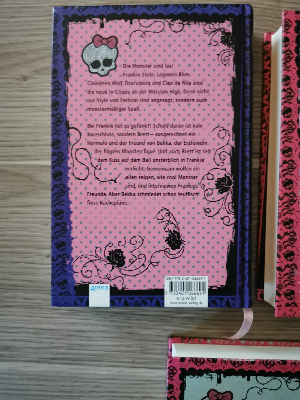 Monster high-Fledermäuse im Bauch