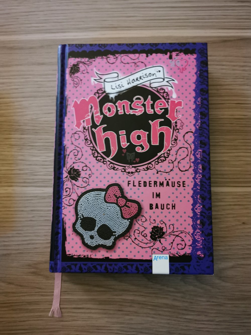 Monster high-Fledermäuse im Bauch