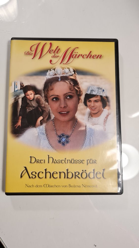 3 Haselnüsse für Aschenbrödel