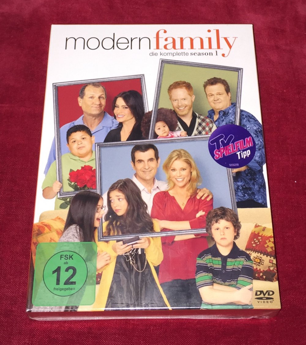 NEU/OVP MODERN FAMILY Staffel 1