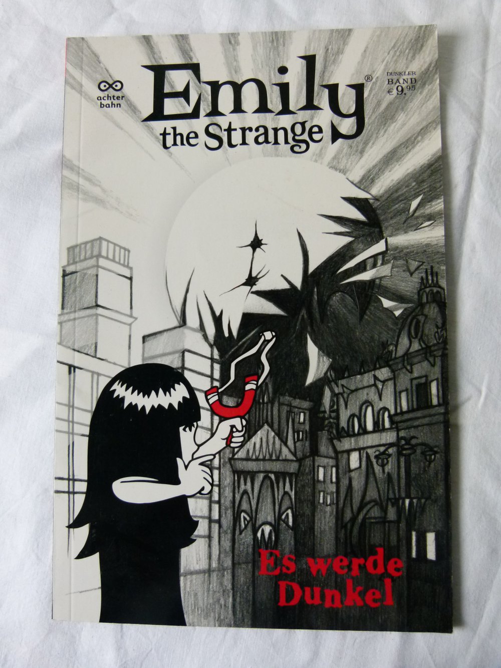 Emily the Strange - Dunkler Band 3 Comic inkl. Sticker, Gothic/Illustrationen