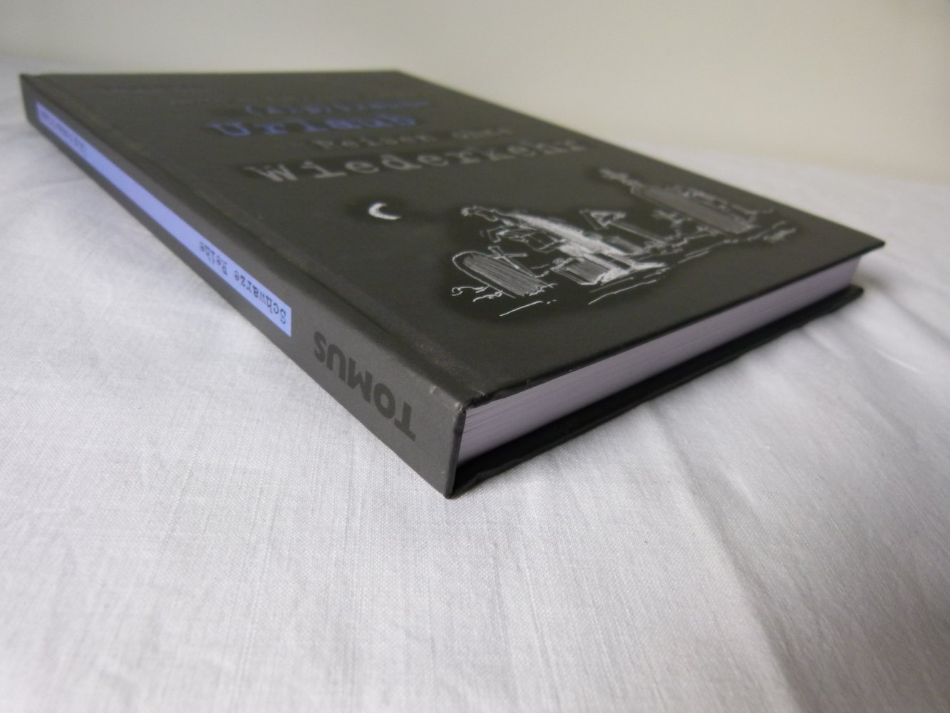 (Alp)traum-Urlaub - Reisen ohne Wiederkehr; schwarzer Humor, gebundene, illustrierte Ausgabe, NEU