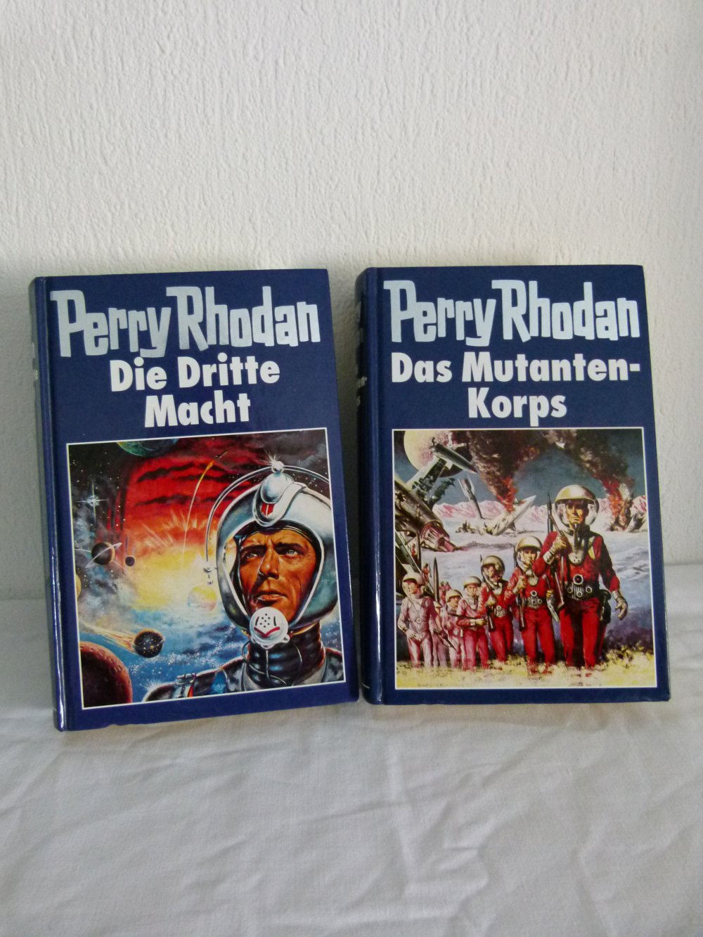 Perry Rhodan Band 1 und 2, Blaue Bände im Zweierpack, gebundene Ausgaben
