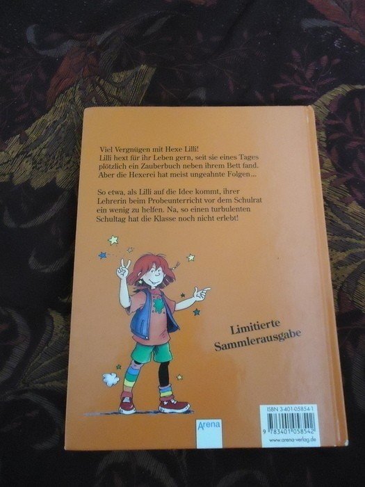 Hexe Lilli stellt die Schule auf den Kopf