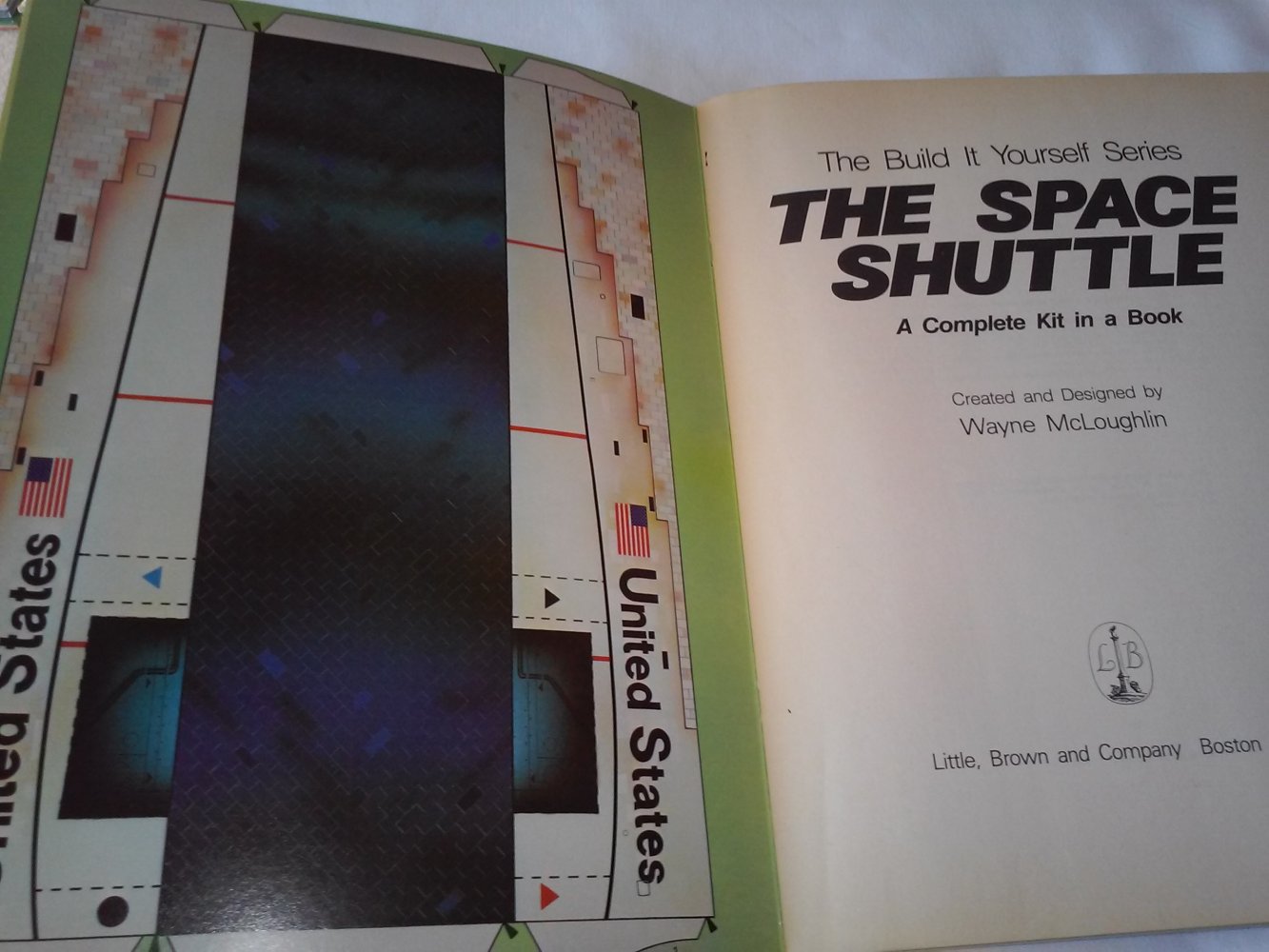 Wayne McLoughlin: The Space Shuttle: Build It Yourself 1.Alg.(engl)