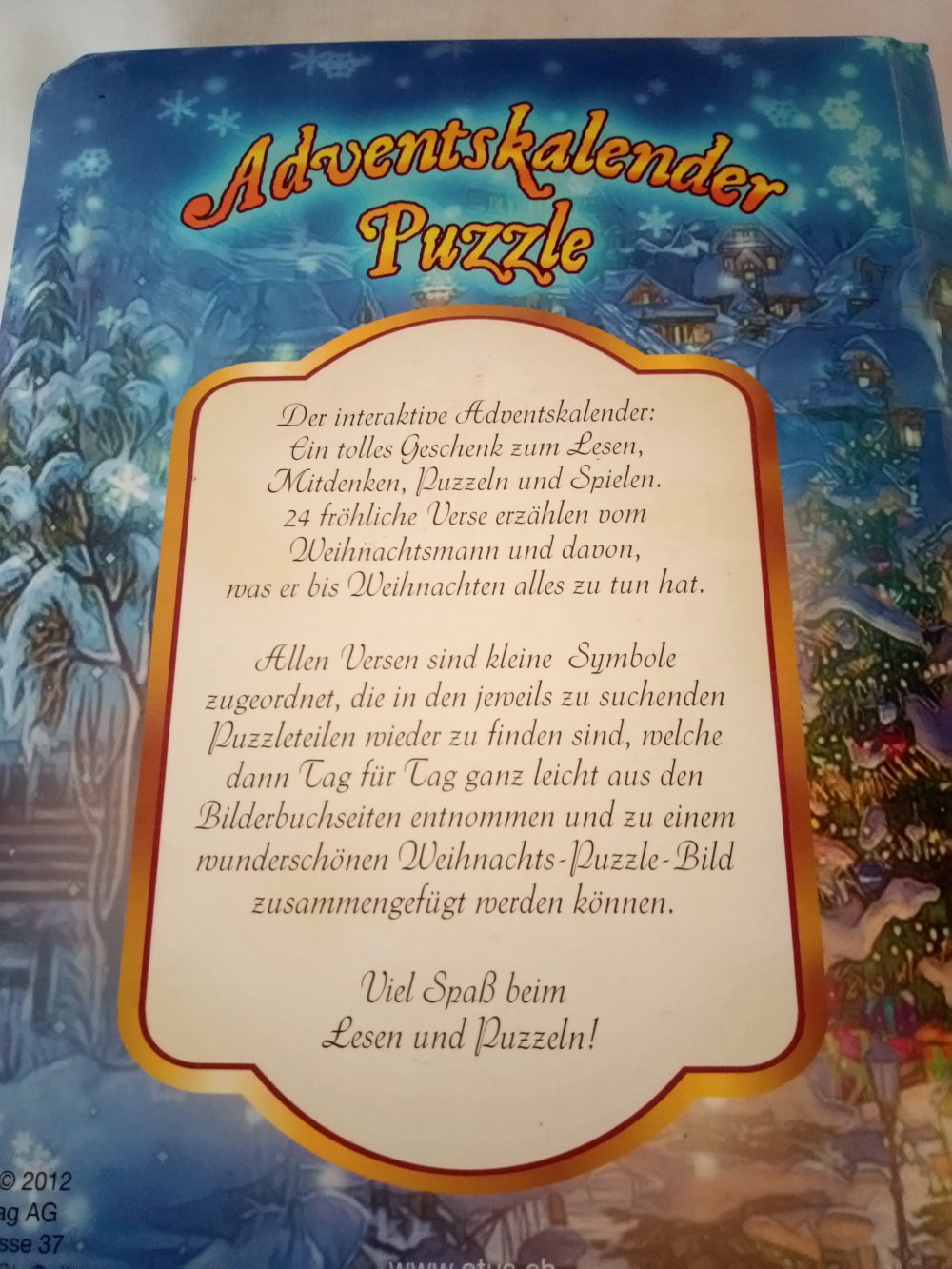Adventskalender-Puzzle: Ein Buch mit 24 Puzzleteilen