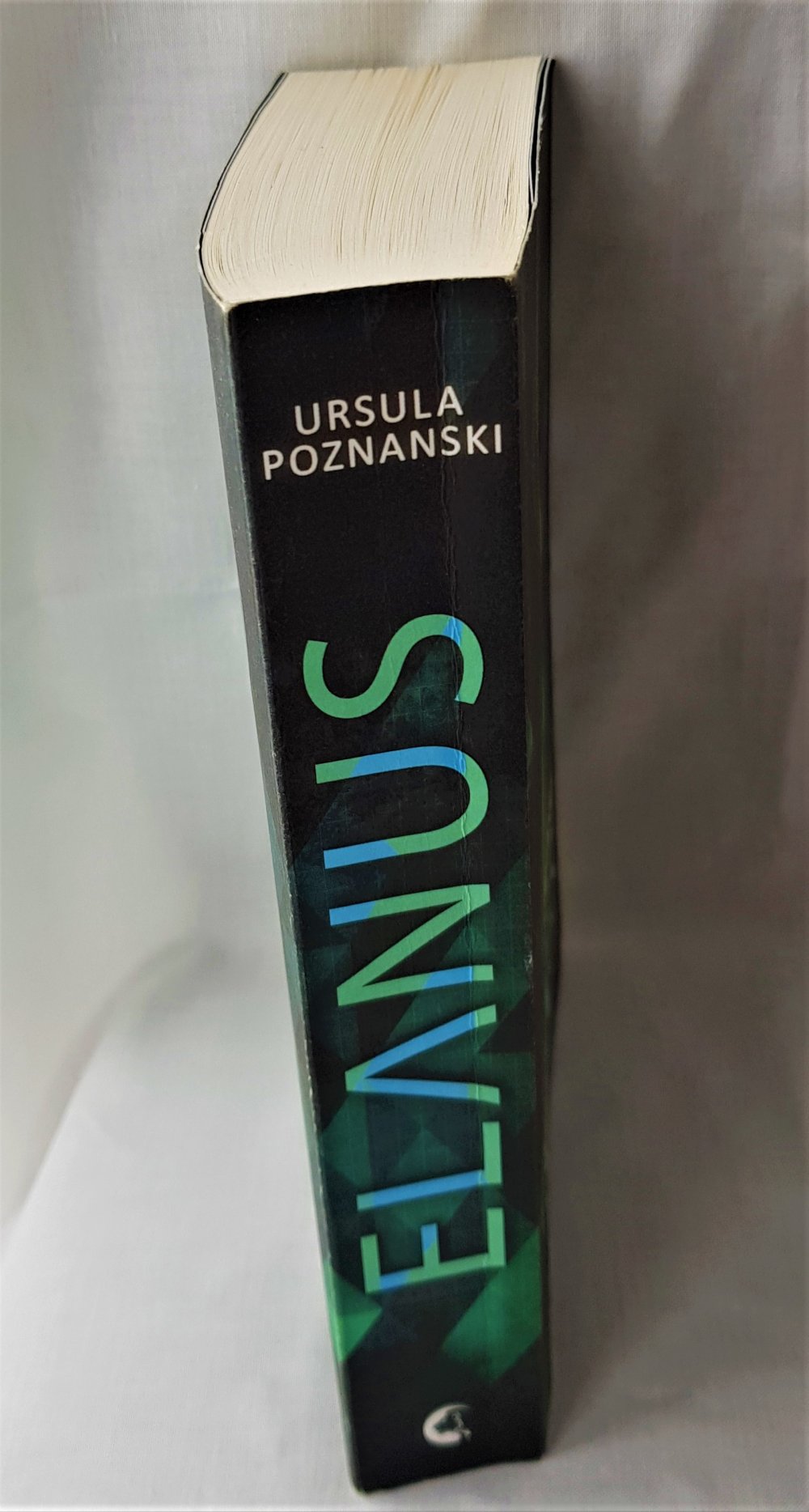 ELANUS -- Ursula Poznanski -- Loewe Verlag