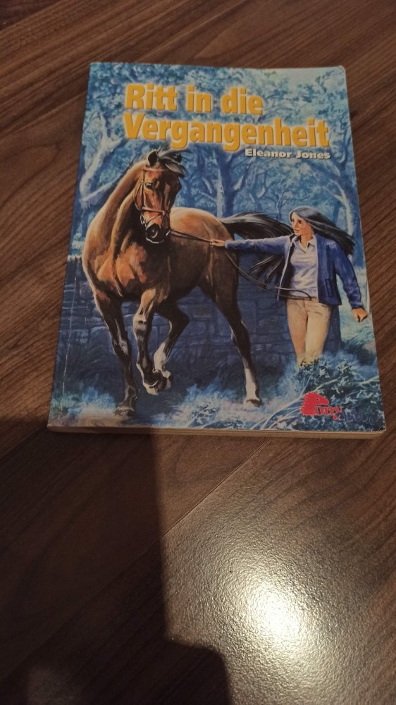 2 Pferdebücher ab ca. 10 Jahre