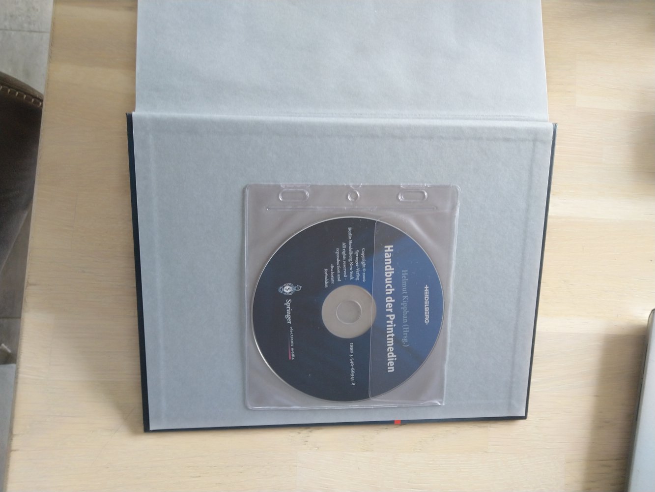  Das Handbuch der Printmedien von Helmut Kipphan. 