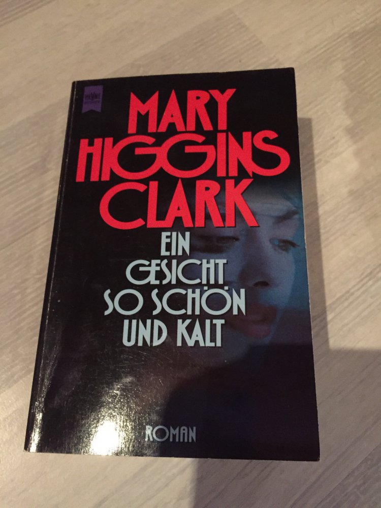 Ein Gesicht si schoen und kalt 