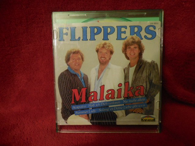 Malaika       Flippers