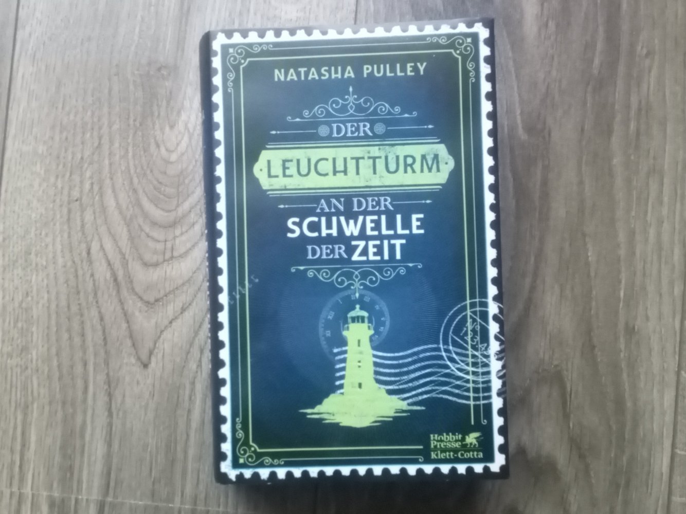 Der Leuchtturm an der Schwelle der Zeit Natasha Pulley