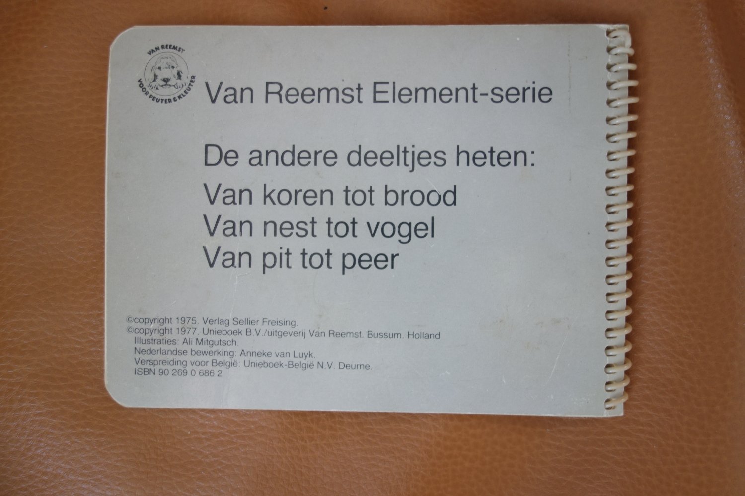 van bloesem tot honing Ali Mitgutsch Sachbuch Spiralbindung NL