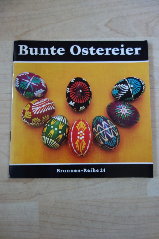 Bunte Ostereier Brunnen Reihe 24 basteln Osterei färben Christophorus 