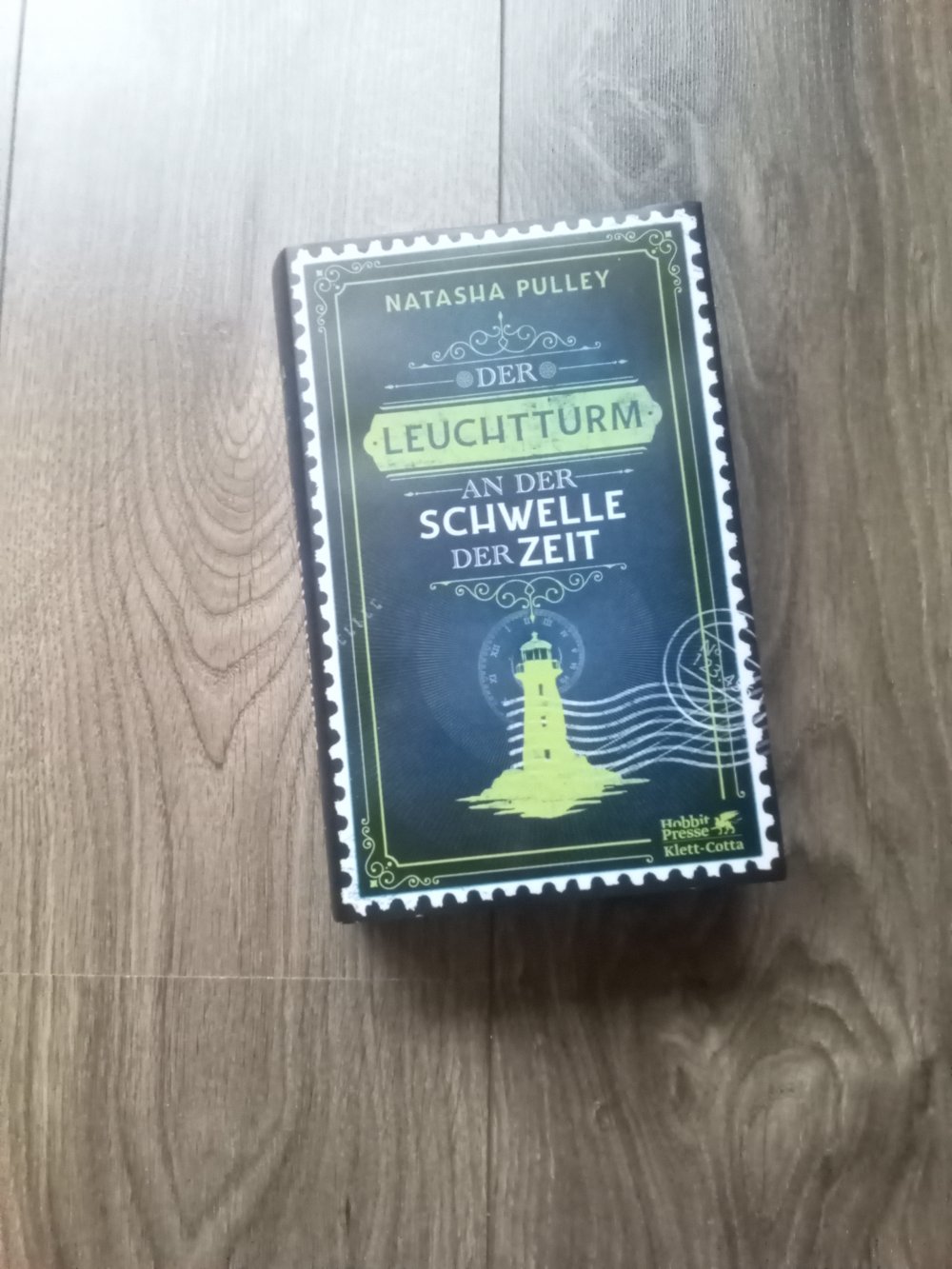 Der Leuchtturm an der Schwelle der Zeit Natasha Pulley