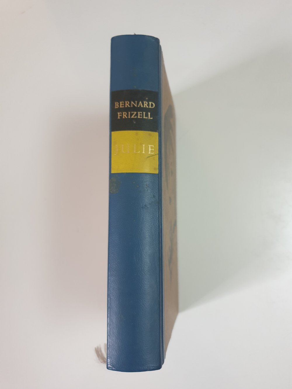 Julia - Bernard Frizell