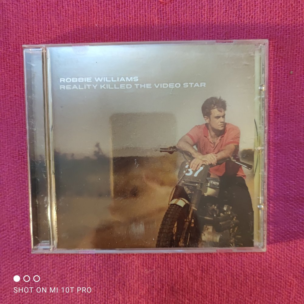 Robbie Williams - Reality Killed the Video Star 