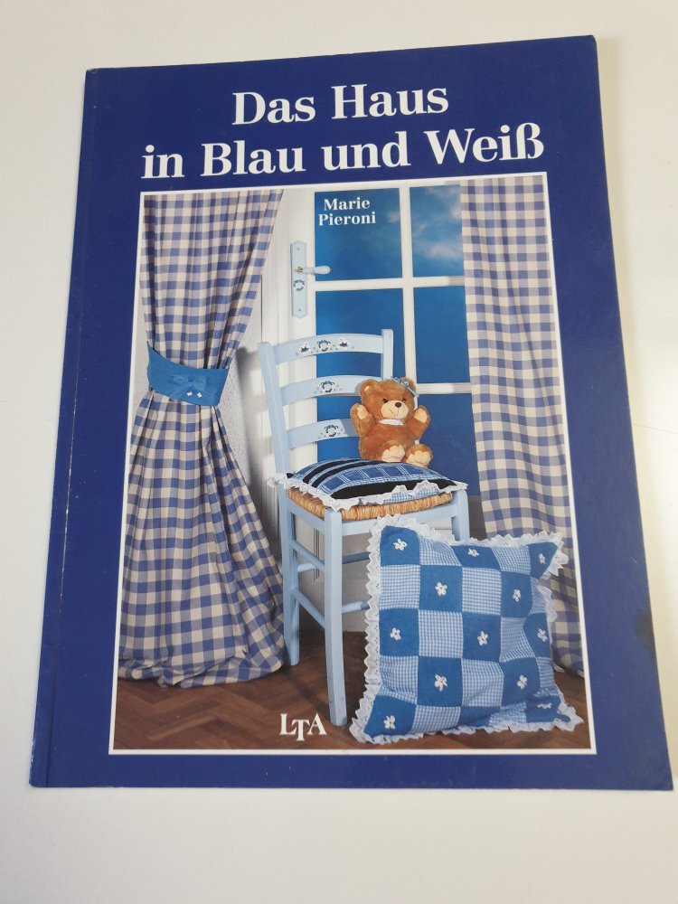 Das Haus in Blau und Weiss