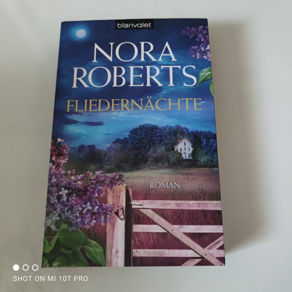 Nora Roberts - Fliedernächte