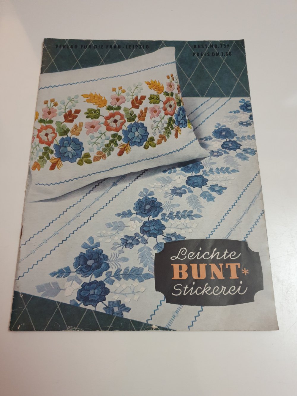 Leichte Bunt Stickerei