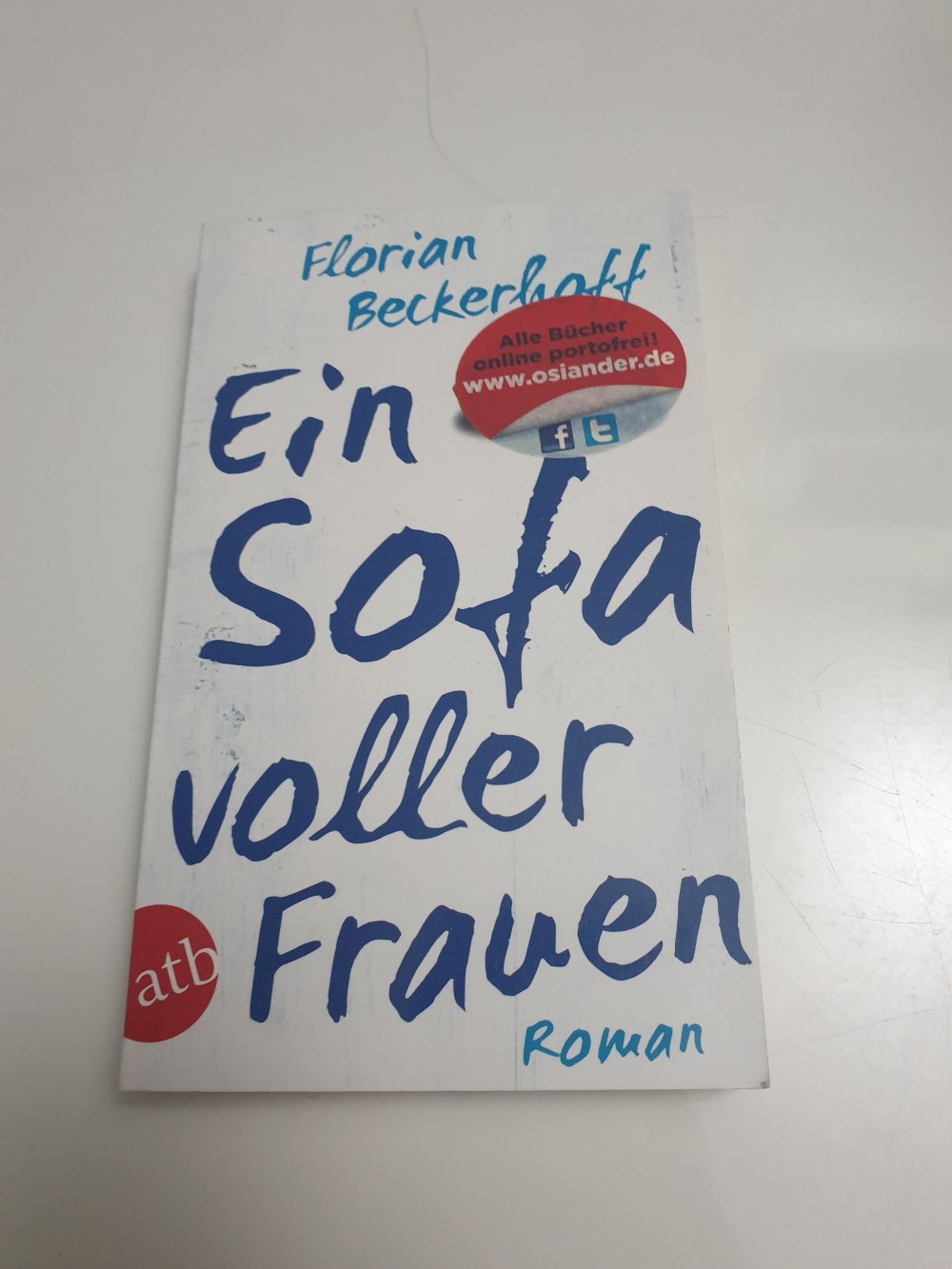 Ein Sofa voller Frauen - Florian Beckerhoff
