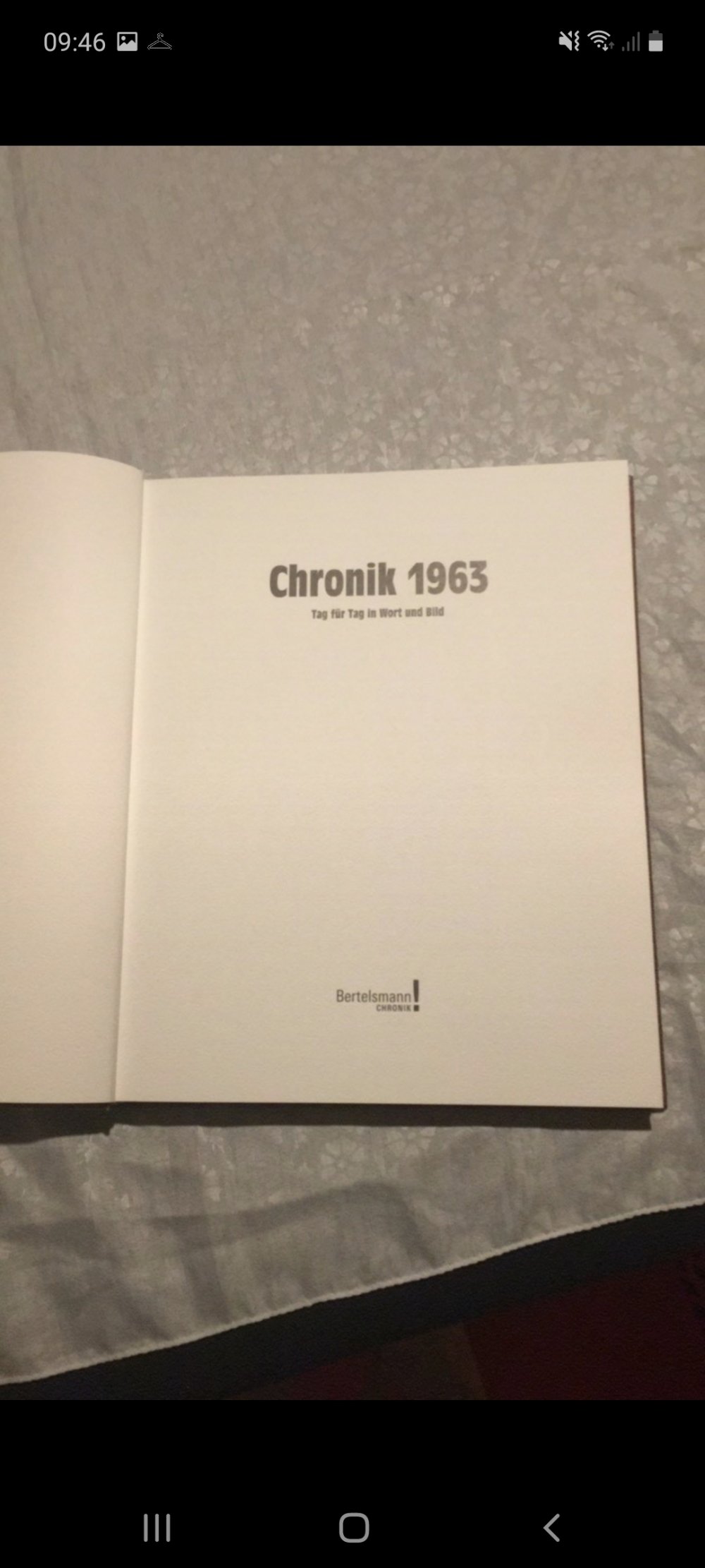 Ein wunderschönes Buch,  Chroniken 
