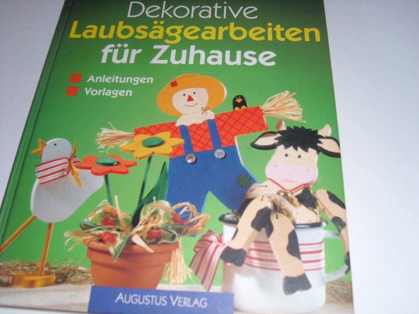 Dekorative Laubsägearbeiten zu Hause
