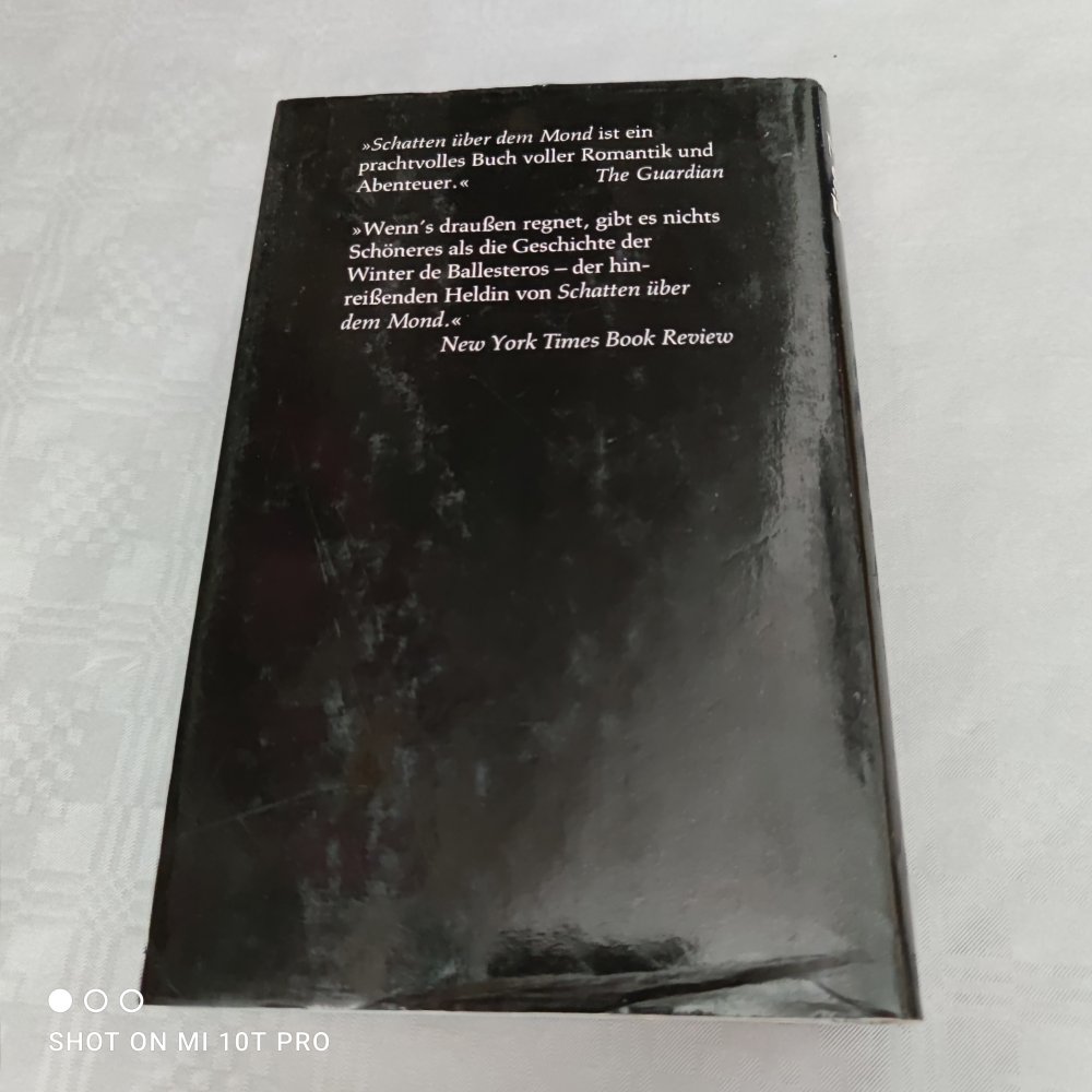 Schatten über dem Mond - M. M. Kaye