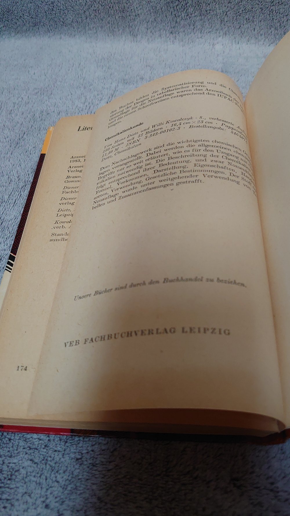 Fachlatein  Karl - Heinz Schulz  Lateinische Formenlehre  Rezepturlesen  Nomenklatur von A - Z Lehrbuch und Repertorium für Apothekenfacharbeiter und andere pharmazeutische Berufe sowie Drogisten 1987