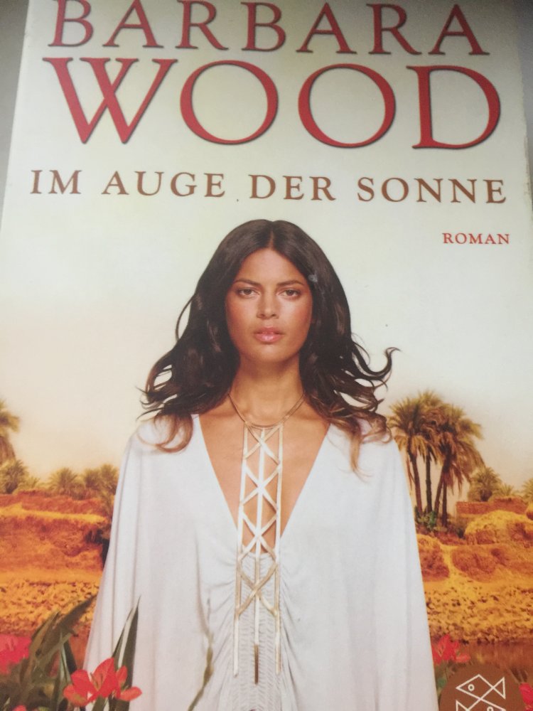 Babara Wood im Auge der Sonne
