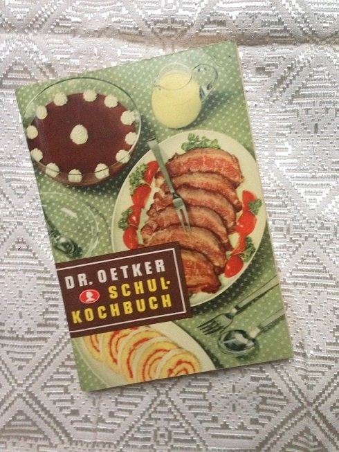 Dr. Oetker Schul-Kochbuch  Ausgabe G.  Dr. August Oetker Bielefeld 