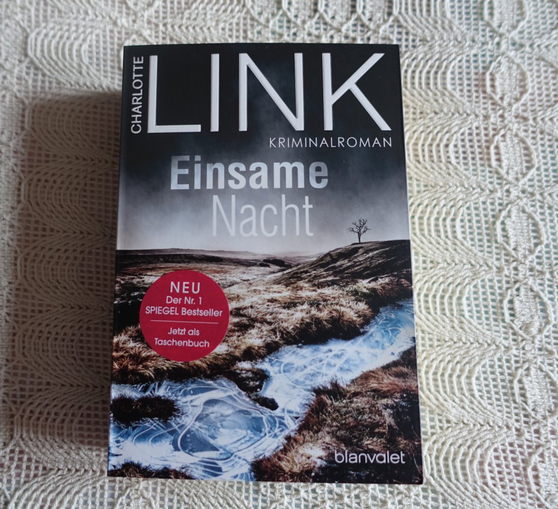 #Buch - Kriminalroman - Einsame Nacht