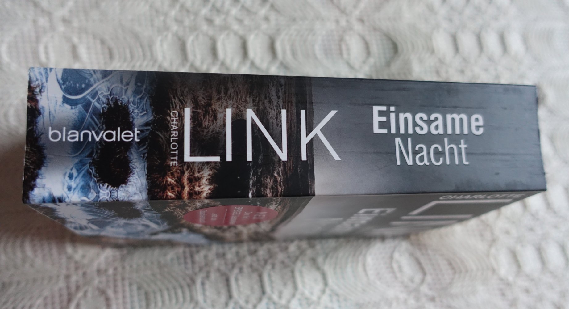 #Buch - Kriminalroman - Einsame Nacht