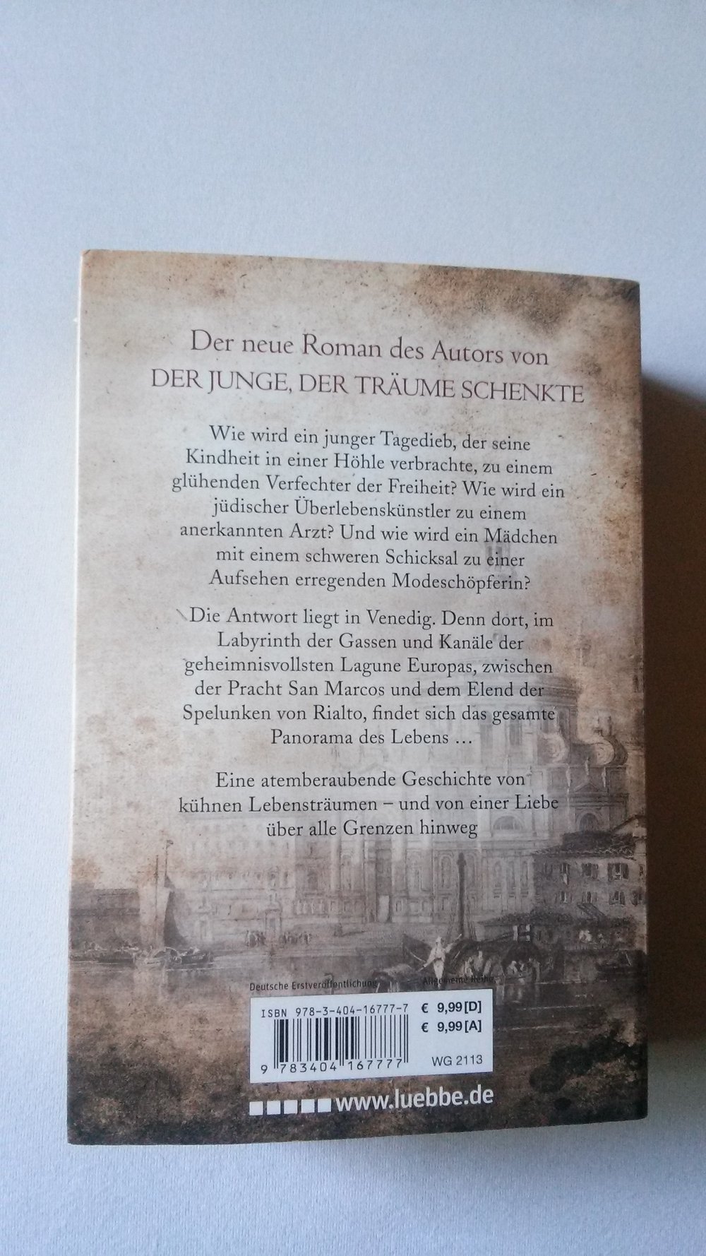 Das Mädchen, das den Himmel berührte, Roman, Erzählung