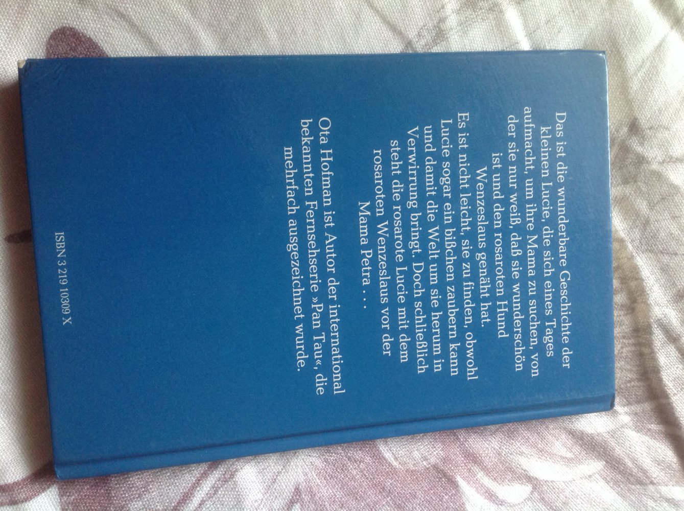 Lucy und der rosarote Hund von Ota Hofman