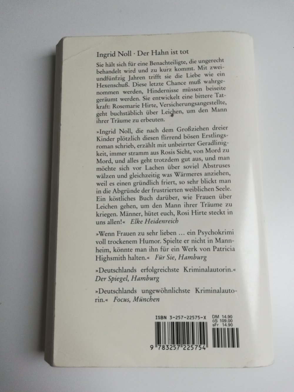 Der Hahn ist tot / Ingrid Noll