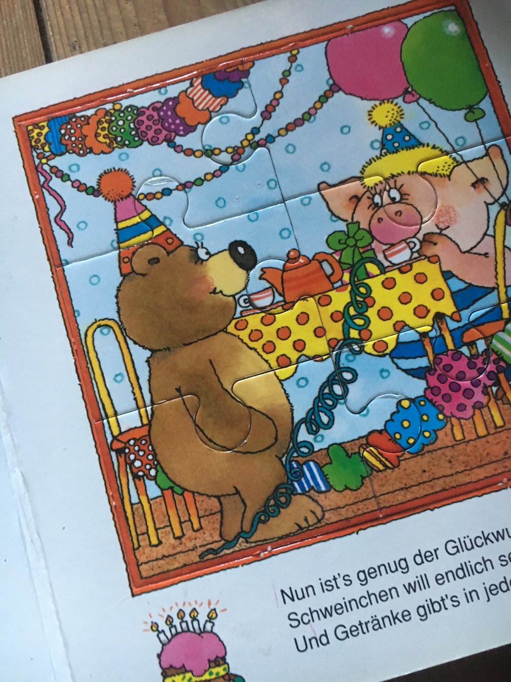 Bärchen und Schweinchen feiern ein Fest